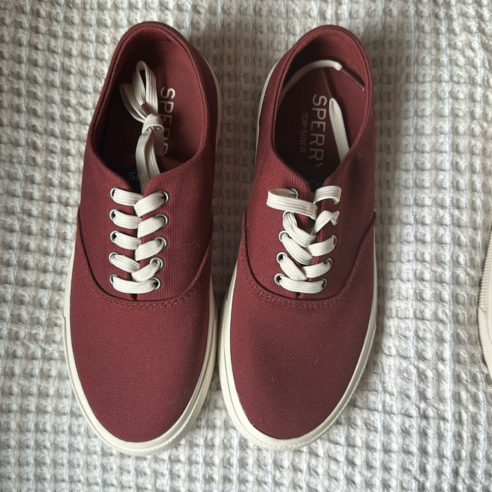 Low top Sperry canvas sneakers